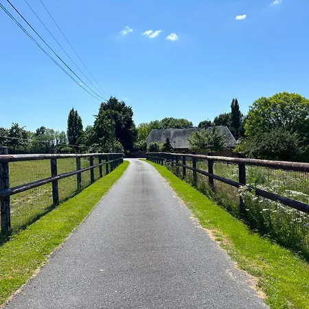 Du Bel Angerville Bain Nordique Pont L'eveque بيت للعطل Saint-André-dʼHébertot